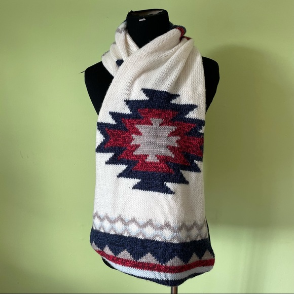 AMERICAN EAGLE WHITE BLUE AZTEC PRINT KNITTED HEAVY WINTER INFINITY SCARF NICE!